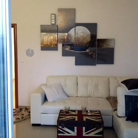 Ellas * Ližnjan